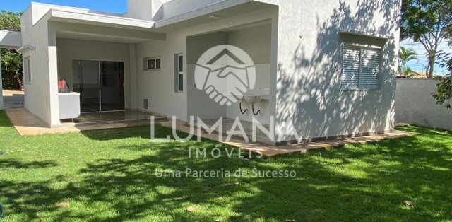 CASA EM CONDOMÍNIO 