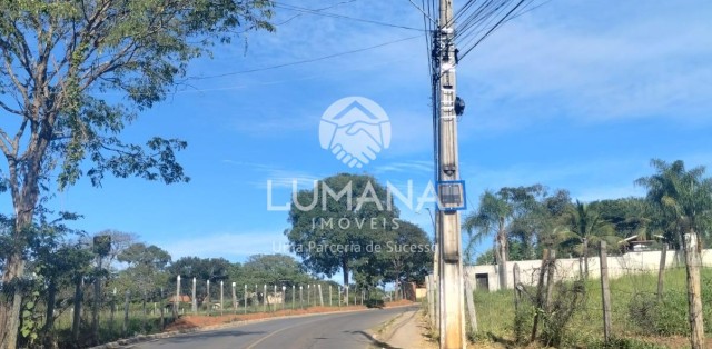 ÁREA URBANA  -  63 ha