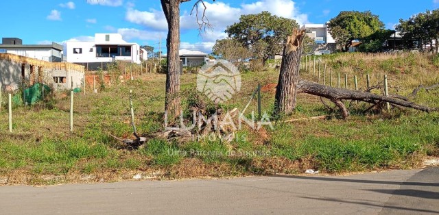 LOTE EM CONDOMÍNIO 