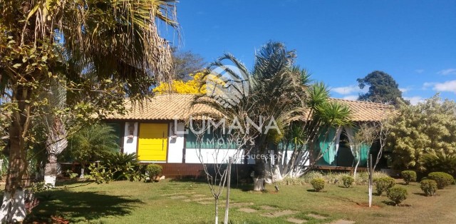 Casa em Condomíno