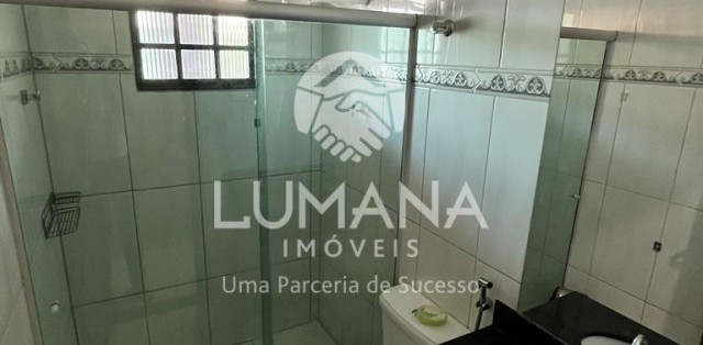 CASA COM PISCINA 