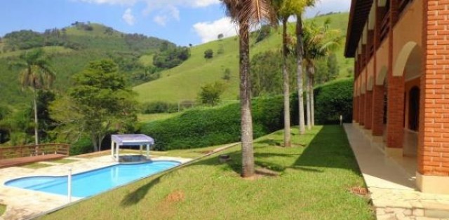 Chácara em alto Padrão - Itapeva/MG