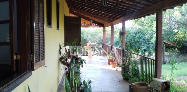 CASA TIPO CHÁCARA 