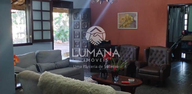 CASA TIPO CHÁCARA 