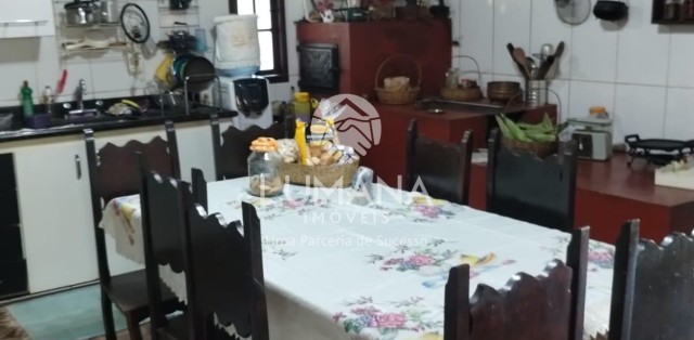 CASA TIPO CHÁCARA 