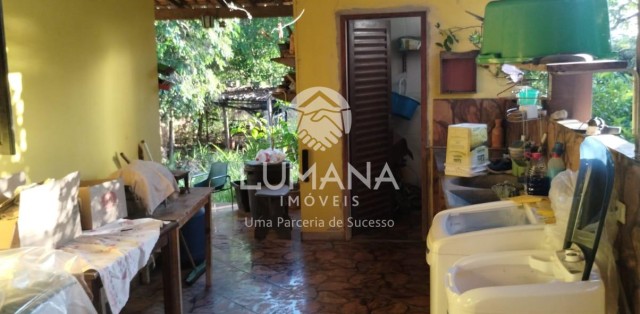 CASA TIPO CHÁCARA 