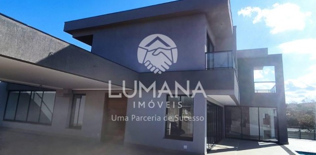 Casa em Condomíno