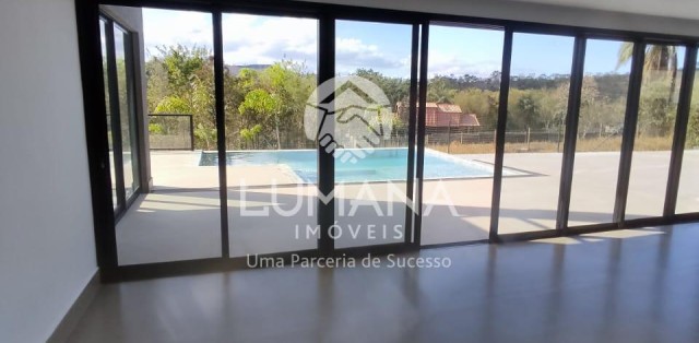 Casa em Condomíno