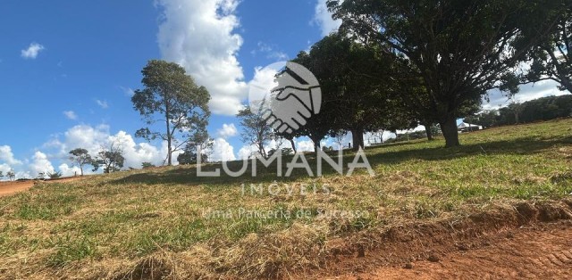 Lote em condomínio