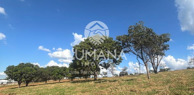 Lote em condomínio