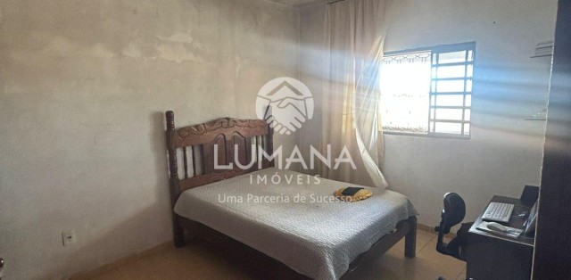 Casa + 2 lojas