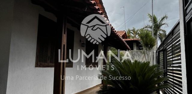 CASA COM QUINTAL 