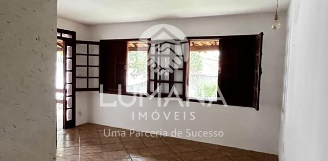 CASA COM QUINTAL 