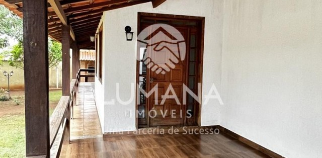CASA COM QUINTAL 