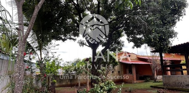 CASA COM QUINTAL 