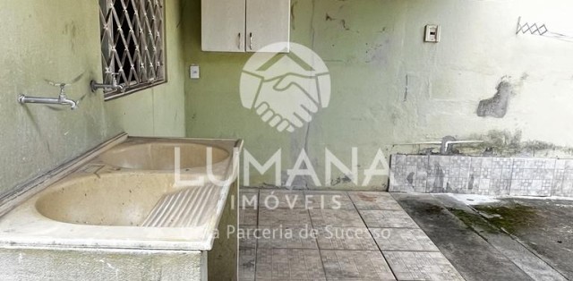CASA COM QUINTAL 