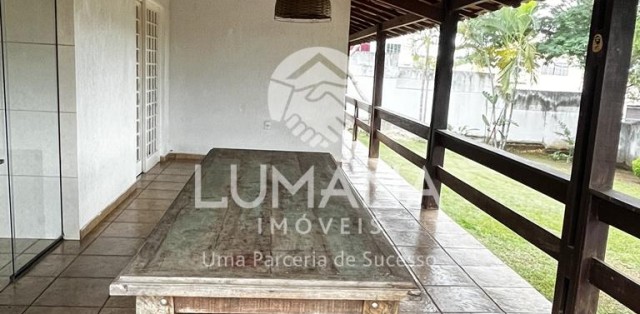 CASA COM QUINTAL 