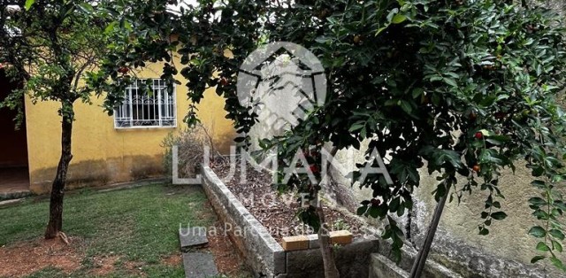 CASA COM QUINTAL 