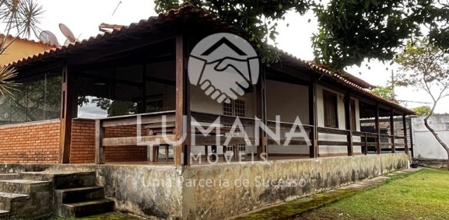CASA COM QUINTAL 
