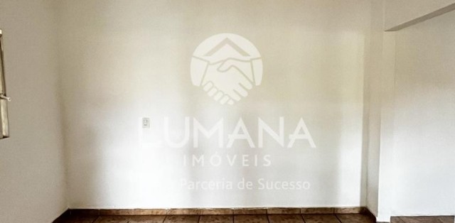 CASA COM QUINTAL 