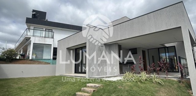 Casa em condomínio