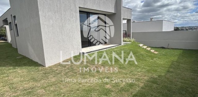 Casa em condomínio