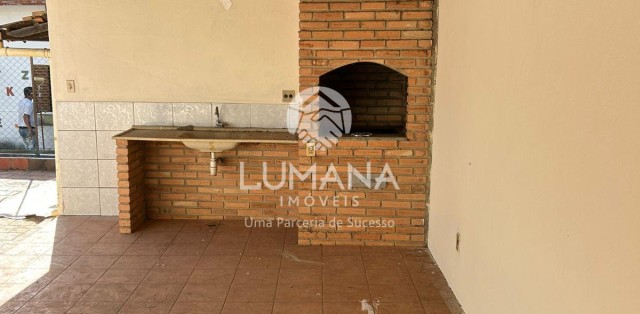 CENTRO - AO LADO DA PREFEITURA 