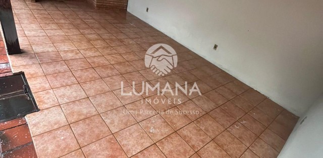 CENTRO - AO LADO DA PREFEITURA 