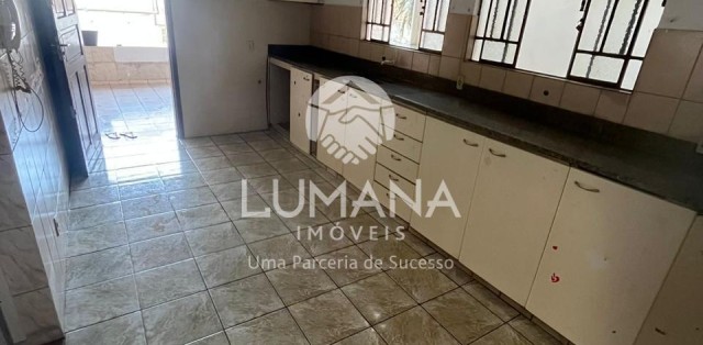 CENTRO - AO LADO DA PREFEITURA 
