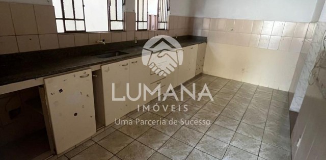 CENTRO - AO LADO DA PREFEITURA 