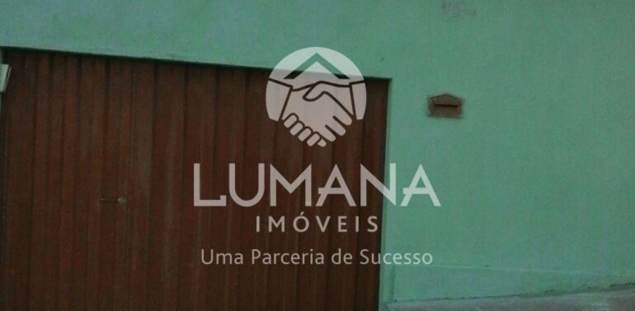CASA EM VESPASIANO